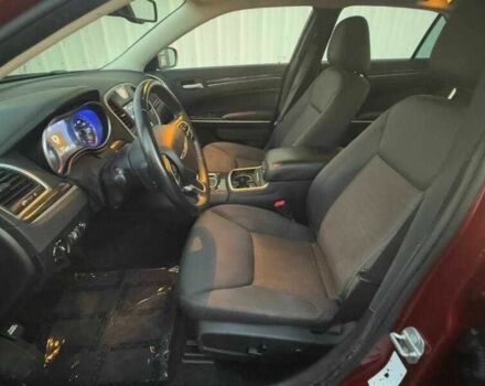 Красный Крайслер 300C, объемом двигателя 3.6 л и пробегом 31 тыс. км за 3100 $, фото 6 на Automoto.ua
