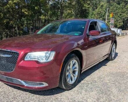 Красный Крайслер 300C, объемом двигателя 3.6 л и пробегом 56 тыс. км за 2000 $, фото 1 на Automoto.ua