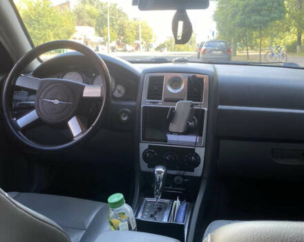 Крайслер 300C, объемом двигателя 3.52 л и пробегом 180 тыс. км за 6500 $, фото 4 на Automoto.ua