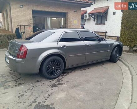 Крайслер 300C, объемом двигателя 3 л и пробегом 339 тыс. км за 8000 $, фото 6 на Automoto.ua