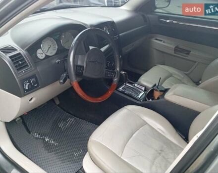 Крайслер 300C, объемом двигателя 3 л и пробегом 339 тыс. км за 8000 $, фото 12 на Automoto.ua