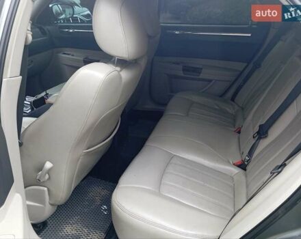 Крайслер 300C, объемом двигателя 3 л и пробегом 339 тыс. км за 7900 $, фото 14 на Automoto.ua