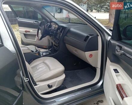 Крайслер 300C, объемом двигателя 3 л и пробегом 339 тыс. км за 7900 $, фото 19 на Automoto.ua