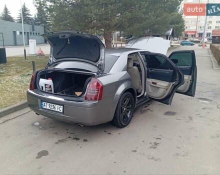 Крайслер 300C, объемом двигателя 3 л и пробегом 339 тыс. км за 7900 $, фото 24 на Automoto.ua
