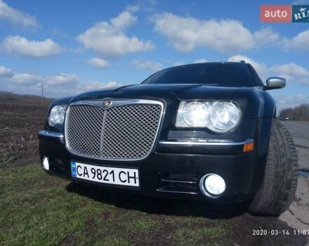 Крайслер 300C, объемом двигателя 3.5 л и пробегом 322 тыс. км за 8700 $, фото 1 на Automoto.ua