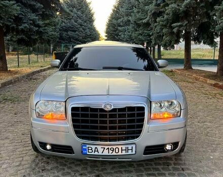 Крайслер 300C, объемом двигателя 3.5 л и пробегом 180 тыс. км за 8999 $, фото 1 на Automoto.ua