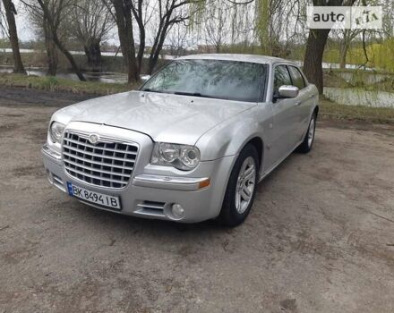 Крайслер 300C, объемом двигателя 2.74 л и пробегом 397 тыс. км за 7500 $, фото 1 на Automoto.ua