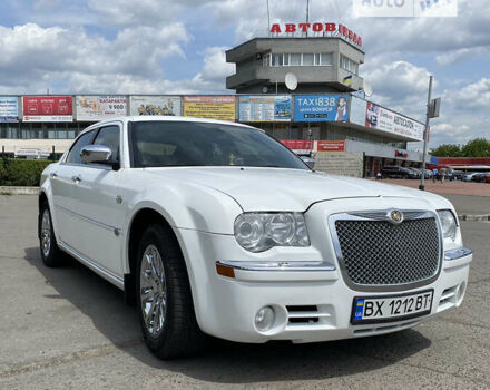 Крайслер 300C, объемом двигателя 2.74 л и пробегом 230 тыс. км за 8500 $, фото 1 на Automoto.ua