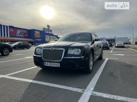 Крайслер 300C, объемом двигателя 3.52 л и пробегом 313 тыс. км за 8700 $, фото 1 на Automoto.ua