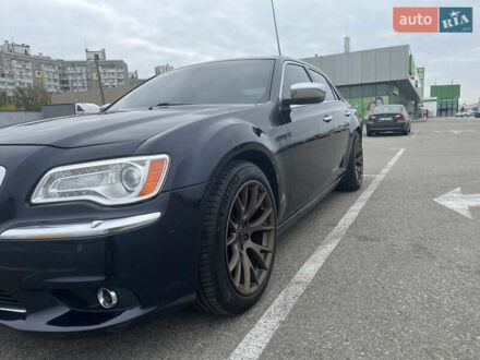 Крайслер 300C 2012 в Киеве на Automoto.ua Крайслер 300C, объемом двигателя 3 л и пробегом 265 тыс. км за 15000 $, фото 1 на Automoto.ua