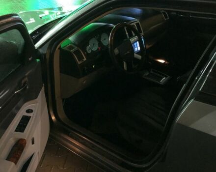 Сірий Крайслер 300C, об'ємом двигуна 2.7 л та пробігом 464 тис. км за 8500 $, фото 4 на Automoto.ua