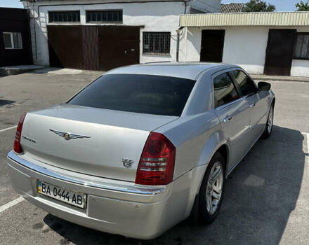 Серый Крайслер 300C, объемом двигателя 0 л и пробегом 173 тыс. км за 8800 $, фото 4 на Automoto.ua