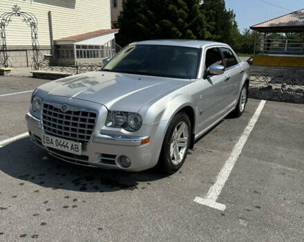 Серый Крайслер 300C, объемом двигателя 0 л и пробегом 173 тыс. км за 8800 $, фото 1 на Automoto.ua