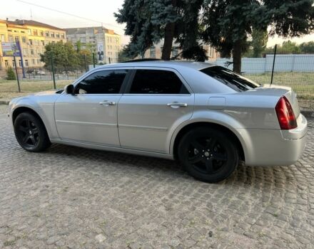 Крайслер 300C 2004 у Кременчуге на Automoto.ua Сірий Крайслер 300C, об'ємом двигуна 3.5 л та пробігом 290 тис. км за 9500 $, фото 5 на Automoto.ua