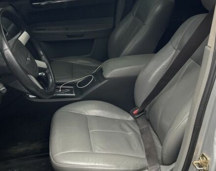 Крайслер 300C 2004 у Кременчуге на Automoto.ua Сірий Крайслер 300C, об'ємом двигуна 3.5 л та пробігом 290 тис. км за 9500 $, фото 14 на Automoto.ua