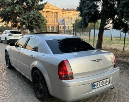 Крайслер 300C 2004 у Кременчуге на Automoto.ua Сірий Крайслер 300C, об'ємом двигуна 3.5 л та пробігом 290 тис. км за 9500 $, фото 2 на Automoto.ua
