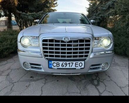 Серый Крайслер 300C, объемом двигателя 3.5 л и пробегом 300 тыс. км за 8588 $, фото 7 на Automoto.ua