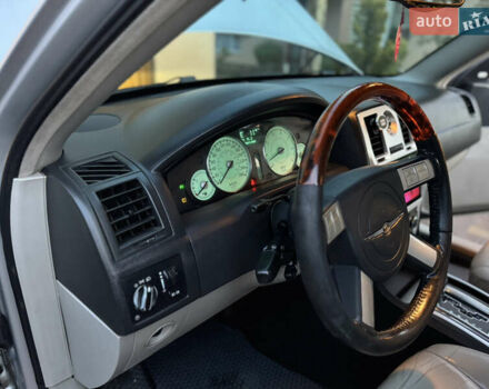 Серый Крайслер 300C, объемом двигателя 2.74 л и пробегом 398 тыс. км за 4950 $, фото 30 на Automoto.ua