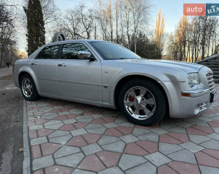 Сірий Крайслер 300C, об'ємом двигуна 3.52 л та пробігом 325 тис. км за 6900 $, фото 32 на Automoto.ua