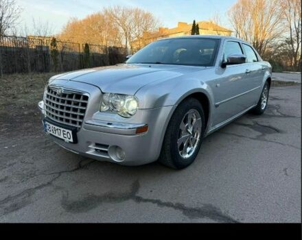Серый Крайслер 300C, объемом двигателя 3.5 л и пробегом 300 тыс. км за 8588 $, фото 4 на Automoto.ua