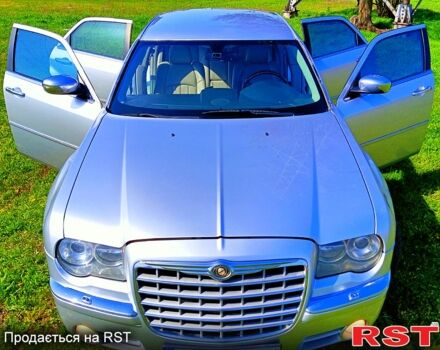 Серый Крайслер 300C, объемом двигателя 2.7 л и пробегом 300 тыс. км за 4999 $, фото 4 на Automoto.ua