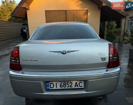 Серый Крайслер 300C, объемом двигателя 2.74 л и пробегом 398 тыс. км за 4950 $, фото 9 на Automoto.ua