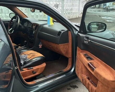 Серый Крайслер 300C, объемом двигателя 3 л и пробегом 336 тыс. км за 9200 $, фото 12 на Automoto.ua