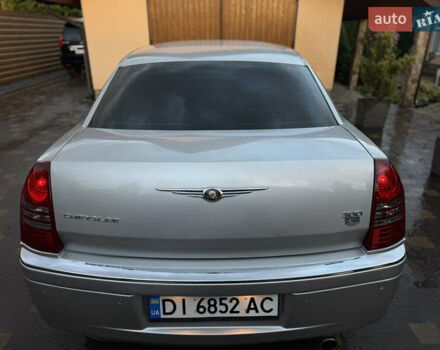 Серый Крайслер 300C, объемом двигателя 2.74 л и пробегом 398 тыс. км за 4950 $, фото 17 на Automoto.ua