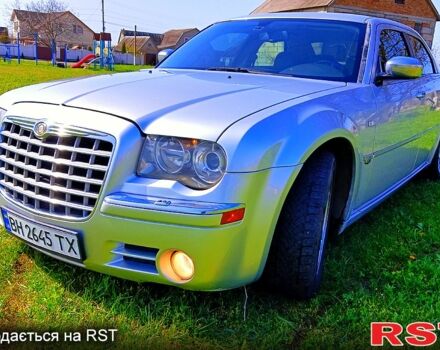 Серый Крайслер 300C, объемом двигателя 2.7 л и пробегом 300 тыс. км за 4999 $, фото 1 на Automoto.ua