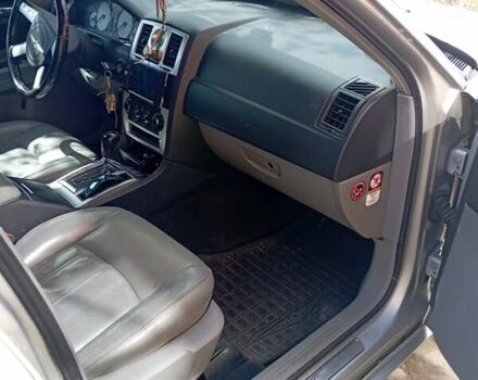 Серый Крайслер 300C, объемом двигателя 2.99 л и пробегом 320 тыс. км за 12000 $, фото 10 на Automoto.ua