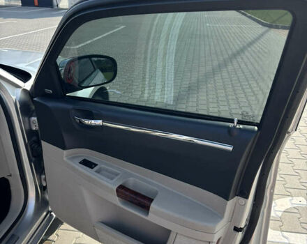 Сірий Крайслер 300C, об'ємом двигуна 2.74 л та пробігом 300 тис. км за 6400 $, фото 12 на Automoto.ua