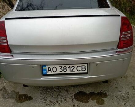 Серый Крайслер 300C, объемом двигателя 2.99 л и пробегом 320 тыс. км за 12000 $, фото 5 на Automoto.ua