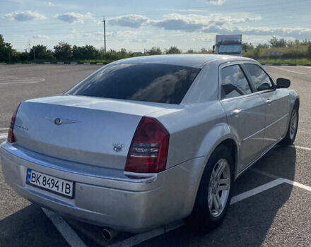 Серый Крайслер 300C, объемом двигателя 2.74 л и пробегом 400 тыс. км за 6100 $, фото 2 на Automoto.ua