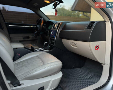 Серый Крайслер 300C, объемом двигателя 2.74 л и пробегом 398 тыс. км за 4950 $, фото 41 на Automoto.ua