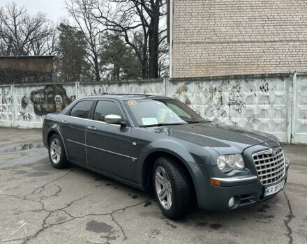Серый Крайслер 300C, объемом двигателя 3 л и пробегом 336 тыс. км за 9200 $, фото 1 на Automoto.ua