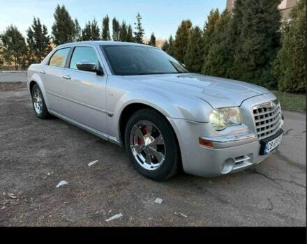 Серый Крайслер 300C, объемом двигателя 3.5 л и пробегом 300 тыс. км за 8588 $, фото 3 на Automoto.ua