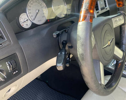 Серый Крайслер 300C, объемом двигателя 2.74 л и пробегом 400 тыс. км за 6100 $, фото 7 на Automoto.ua