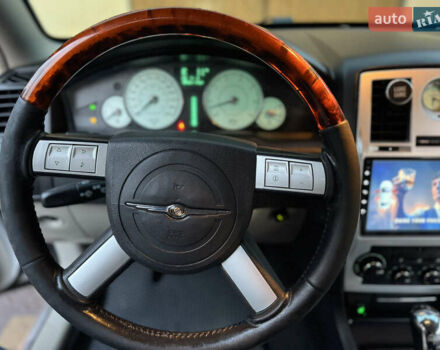 Серый Крайслер 300C, объемом двигателя 2.74 л и пробегом 398 тыс. км за 4950 $, фото 36 на Automoto.ua