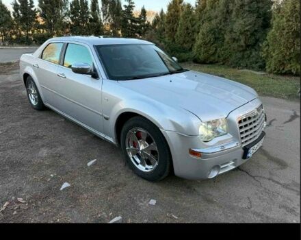 Серый Крайслер 300C, объемом двигателя 3.5 л и пробегом 300 тыс. км за 8588 $, фото 2 на Automoto.ua