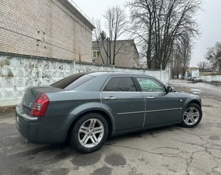 Серый Крайслер 300C, объемом двигателя 3 л и пробегом 336 тыс. км за 9200 $, фото 2 на Automoto.ua