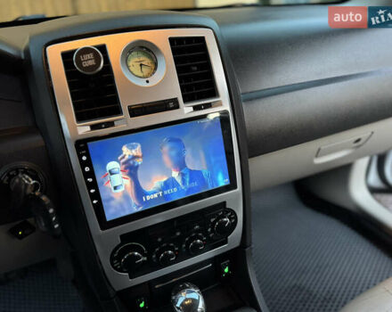 Серый Крайслер 300C, объемом двигателя 2.74 л и пробегом 398 тыс. км за 4950 $, фото 37 на Automoto.ua