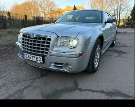 Серый Крайслер 300C, объемом двигателя 3.5 л и пробегом 300 тыс. км за 8588 $, фото 5 на Automoto.ua