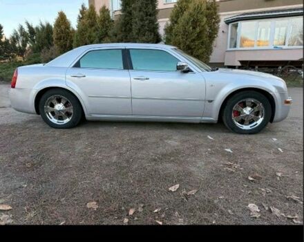 Серый Крайслер 300C, объемом двигателя 3.5 л и пробегом 300 тыс. км за 8588 $, фото 1 на Automoto.ua