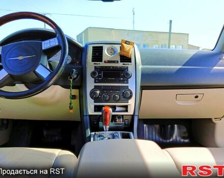 Серый Крайслер 300C, объемом двигателя 2.7 л и пробегом 300 тыс. км за 4999 $, фото 8 на Automoto.ua