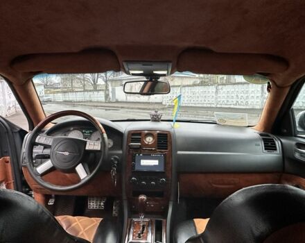Сірий Крайслер 300C, об'ємом двигуна 3 л та пробігом 346 тис. км за 11000 $, фото 9 на Automoto.ua