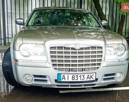 Серый Крайслер 300C, объемом двигателя 2.7 л и пробегом 155 тыс. км за 7999 $, фото 5 на Automoto.ua