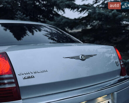 Сірий Крайслер 300C, об'ємом двигуна 3 л та пробігом 280 тис. км за 6000 $, фото 8 на Automoto.ua