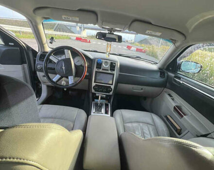 Серый Крайслер 300C, объемом двигателя 2.99 л и пробегом 230 тыс. км за 9000 $, фото 7 на Automoto.ua