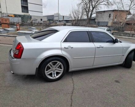 Серый Крайслер 300C, объемом двигателя 2.7 л и пробегом 219 тыс. км за 6500 $, фото 2 на Automoto.ua