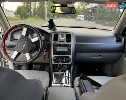 Серый Крайслер 300C, объемом двигателя 2.99 л и пробегом 390 тыс. км за 8700 $, фото 11 на Automoto.ua